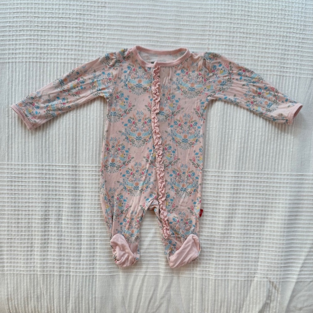 Magnetic Me Pajamas - Floral Narwhals